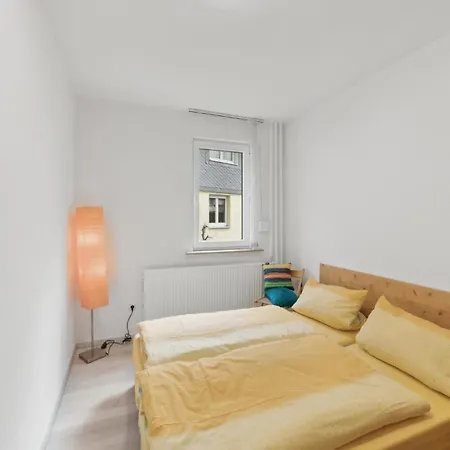 Stunning In Schleusingen Apartmán