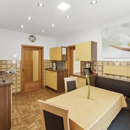 Stunning In Schleusingen Appartement