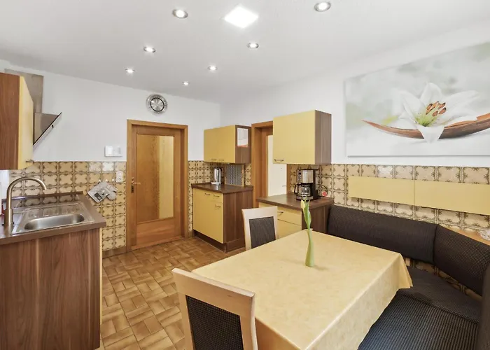 Stunning In Schleusingen Apartman